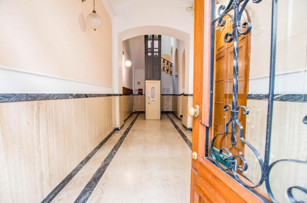 Casa Vacanze Al Teatro Triëst Buitenkant foto
